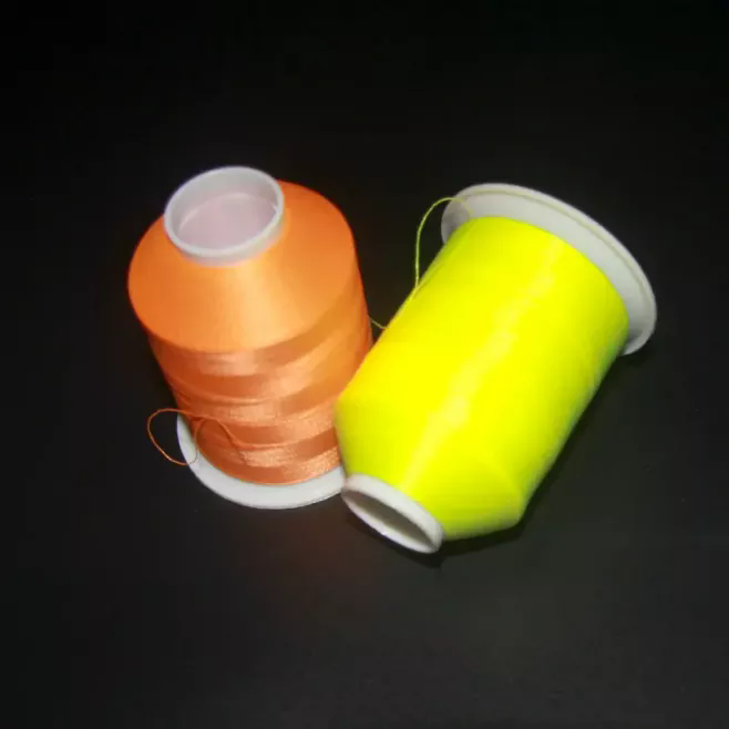 Glow in the Dark Thread는 배터리나 전기 없이 어떻게 작동하나요? Glow in the Dark Thread는 배터리나 전기 없이 어떻게 작동하나요?